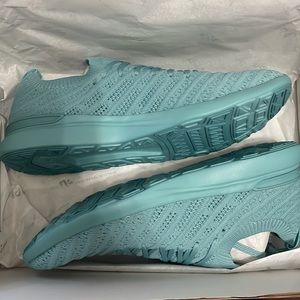 APL Techloom wave shoes